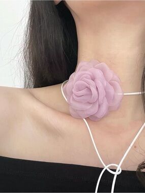 Delicate Flower Choker Necklace